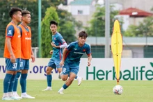 越南男足国奥队开始集训，为第十九届亚运会做好准备 