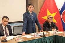 越共中央对外部副部长吴黎文会见支持越南的美国友人时发表讲话。（图片来源：越通社）