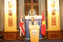 英国外交部国务大臣卓雅敏。（图片来源：越通社）