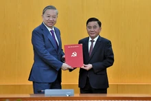 越共中央政治局分工陈锦绣同志担任越共中央书记处常务书记【组图】