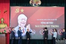 “阮富仲总书记——党有品德、有远见的领导人”特别信息专栏正式上线。