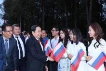 越南国会主席陈青敏欢送仪式在俄罗斯联邦莫斯科伏努科沃机场举行。（图片来源：越通社）