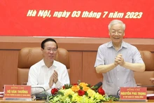 越共中央总书记阮富仲主持中央军委第六次会议【组图】