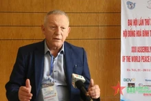 世界和平理事会秘书长阿塔纳西奥斯·帕菲利斯。（图片来源：人民军队报）