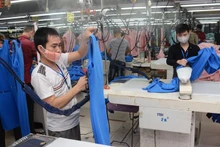 山河制衣股份公司的工人。