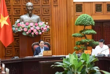 越南政府总理范明正主持有关开展老街—河内—海防铁路项目的会议【组图】