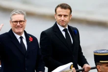 英国首相基尔·斯塔默和法国总统埃马纽埃尔·马克龙11月11日出席巴黎一战停战日庆祝活动。（图片来源：Challenges/VOV）