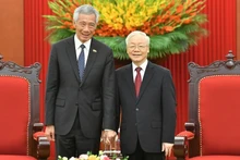 越共中央总书记阮富仲会见新加坡总理李显龙【组图】