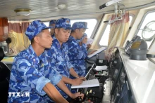 越南海警与中国海警通电话。（图片来源：越通社）