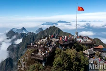 新年假期登上“印度支那屋脊”观赏云海【组图】