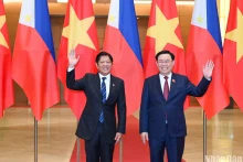 越南国会主席王廷惠和菲律宾总统费迪南德·罗慕尔德兹·马科斯。