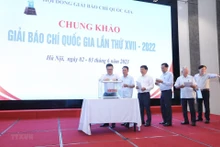 越南国家新闻奖理事会表决评选结果。