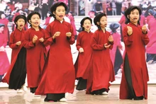 让更多年轻人领略传统艺术之美。