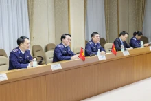 越南海警司令部代表团出席会议。（图片来源：越通社）
