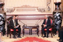 胡志明市人民委员会副主席武文欢会见泰国普吉府副府尹Danai Sunantharod。（图片来源：越通社）