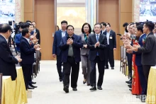 范明正总理前来出席与农民对话会。