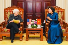 越南国家银行行长阮氏红会见美国财政部长珍妮特·耶伦。