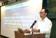 越南教育与培训部副部长黄明山在会上发表讲话。（图片来源：giaoducthoidai.vn）
