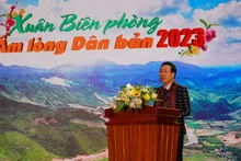 越共中央书记处常务书记武文赏在承天顺化省出席“边防之春 温暖村民心”活动。（图片来源：年轻人报）