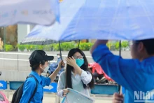 参加2023年考试季的蓝色身影【组图】