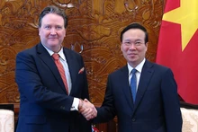 越南国家主席武文赏会见美国驻越大使马克 ·纳珀。