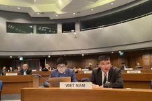 越南驻泰国大使馆经济商务参赞黎友福在论坛开幕式上致辞。