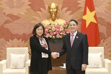 越南国会副主席阮德海会见美国贸易代表 凯瑟琳·戴。（图片来源：国会官网）