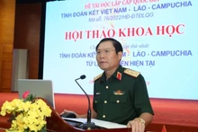 越南人民军总参谋长、国防部副部长阮新疆上将在学术研讨会上发言。图自《人民军队报》