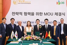 韩国DB集团与越南T&T集团业务合作协议签署仪式。（图片来源：《新河内报》）