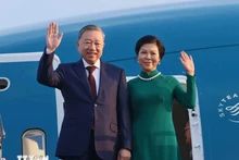 越共中央总书记苏林偕夫人启程赴马来西亚进行正式访问。（图片来源：越通社）