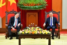 越共中央总书记苏林会见美国驻越大使马克·纳珀。