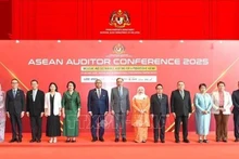 各国代表合影。（图片来源：越通社）