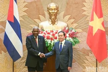 越南国会主席陈青敏和古巴全国人民政权代表大会主席埃斯特万·拉索·埃尔南德斯。