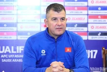 巴西籍教练克里斯蒂亚诺·罗兰。