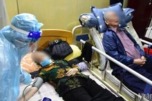 越南卫生部门诊就医管理局要求进一步加强对新冠肺炎病例的发现与治疗工作。
