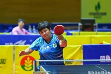 女子团体决赛第一场，胡志明市一队梅黄美庄3-0轻松击败海阳-龙海一队裴玉兰。
