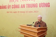 越共中央总书记阮富仲出席2023年中央公安党委会议。（图片来源：越通社）