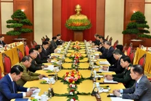 越南共产党与老挝人民革命党高层会晤在河内举行【组图】