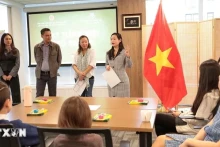 3月22日，越南常驻联合国代表团与美国哥伦比亚大学越南语项目联合举办了免费越南语培训班开班仪式。（图片来源：越通社）