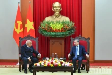 越共中央总书记苏林会见古巴驻越南大使奥兰多·尼古拉斯·吉伦【组图】