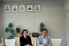 越南驻日本福冈市总领事武芝梅（左）与越南国家创新中心副经理杜进盛。