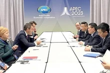 越南财政部部长胡德福会见澳大利亚国库部长吉姆·查默斯。