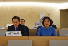 越南代表团出席联合国人权理事会第五十届会议关于气候变化影响的讨论会。