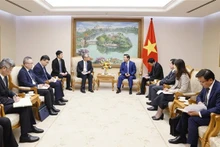 越南政府副总理陈红河会见中国电建集团领导。