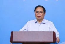 政府总理范明正发表讲话。（图片来源：VGP）