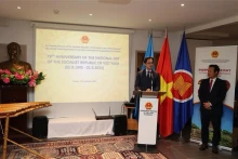 杜越雄副部长在招待会上致辞。