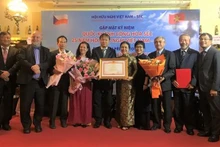 与会代表合影留念。