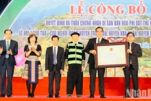 安沛省赫蒙族“高曹节”被列入国家级非物资文化遗产名录。