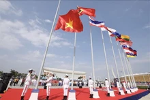 第32届东运会体育代表团升旗仪式在柬埔寨国家体育场举行。
