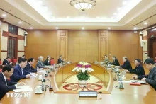 苏林总书记在2月4日召开的中央书记处会议上发表讲话。（图片来源：越通社）